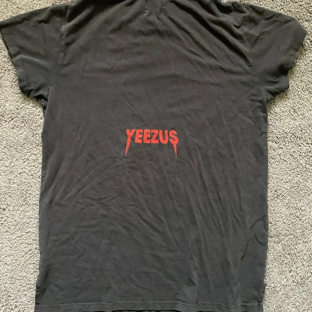 2013 vintage SUPER RARE yeezus kayne West Official tour shirt! - Picture 2 of 5